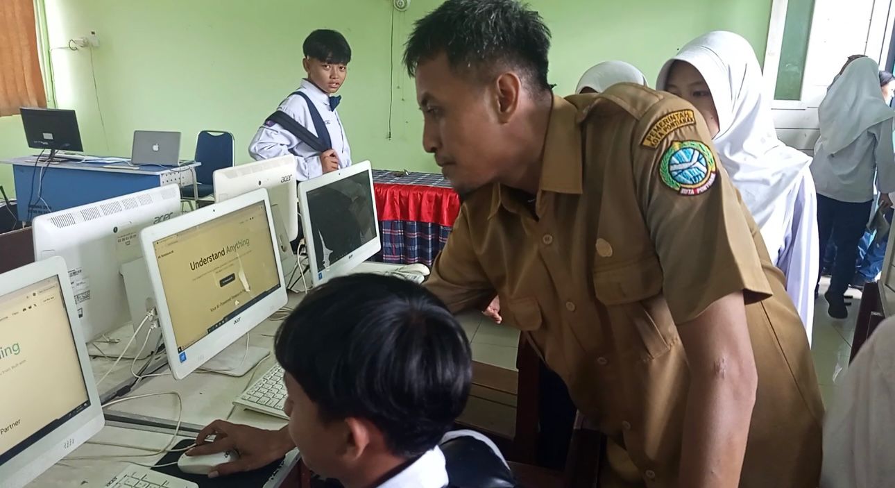Kreativitas Guru SMPN 13 Pontianak Diakui Dunia, UNESCO Beri Penghargaan atas Inovasi Pembelajaran AI