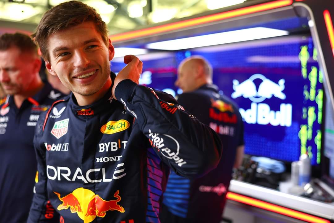 Spekulasi Meningkat, Kemungkinan Max Verstappen Bergabung dengan Mercedes pada Musim 2025