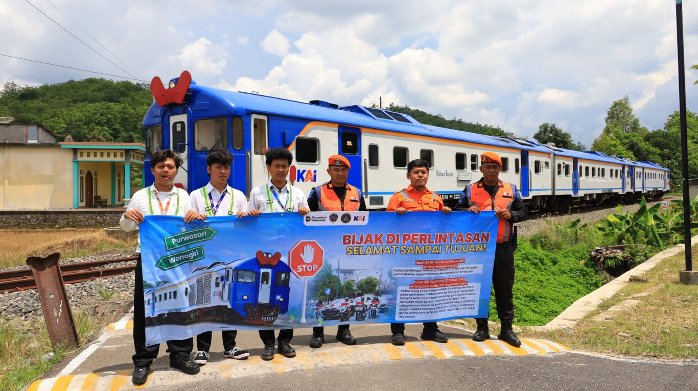 Daop 6 Yogyakarta Gelar Sosialisasi Keselamatan di Lima Perlintasan Sebidang Jalur KA Batara Kresna