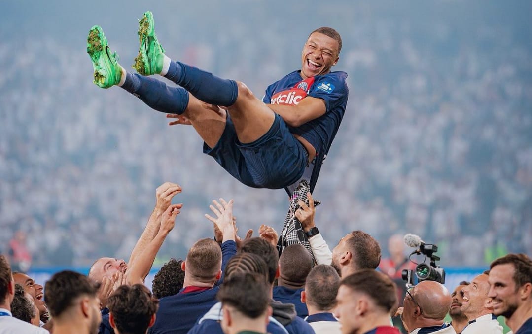 Kylian Mbappe Akhiri Masa Baktinya Dengan PSG, Persembahkan Trofi Coupe de France