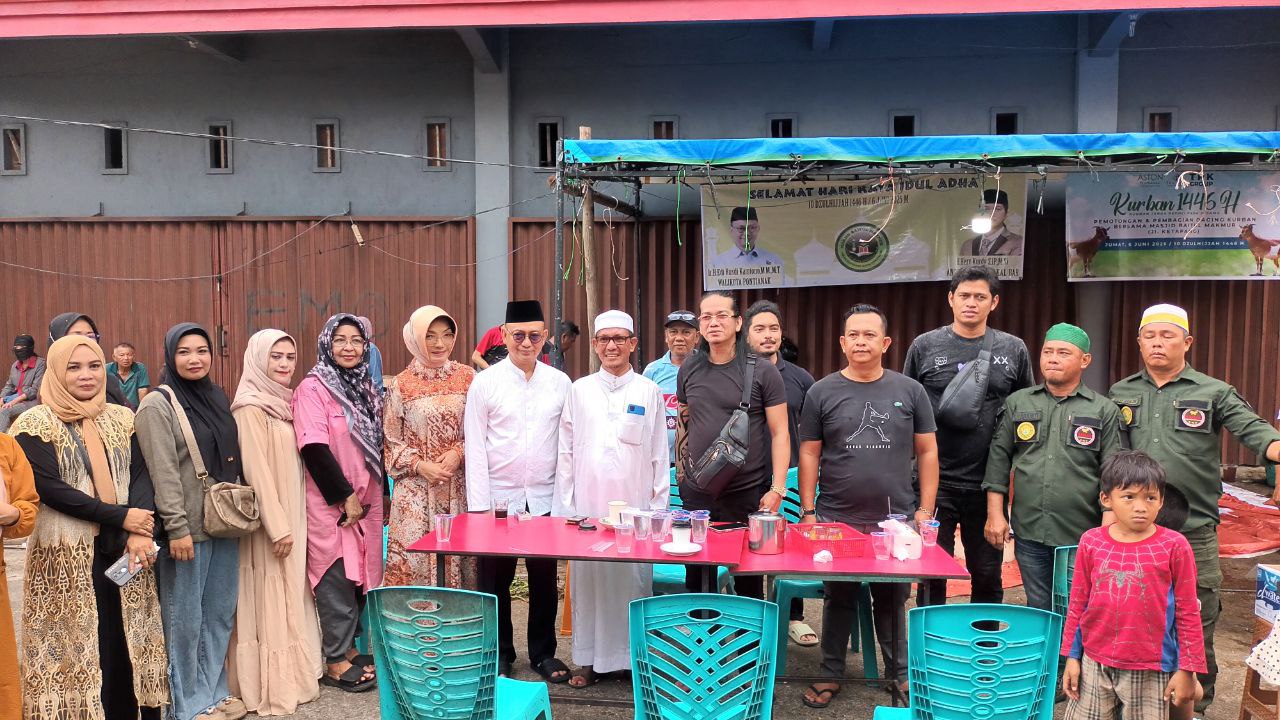 Telkom Kalbar Gelar Penyembelihan Qurban, Wujud Nyata TJSL di Hari Raya