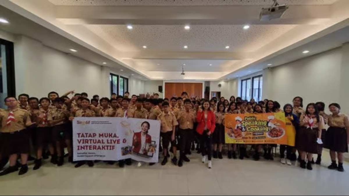 Coach Priska Sahanaya Gelar Pelatihan Public Speaking di SMP Santo Andreas dengan Dukungan PRONAS dan SINOTIF