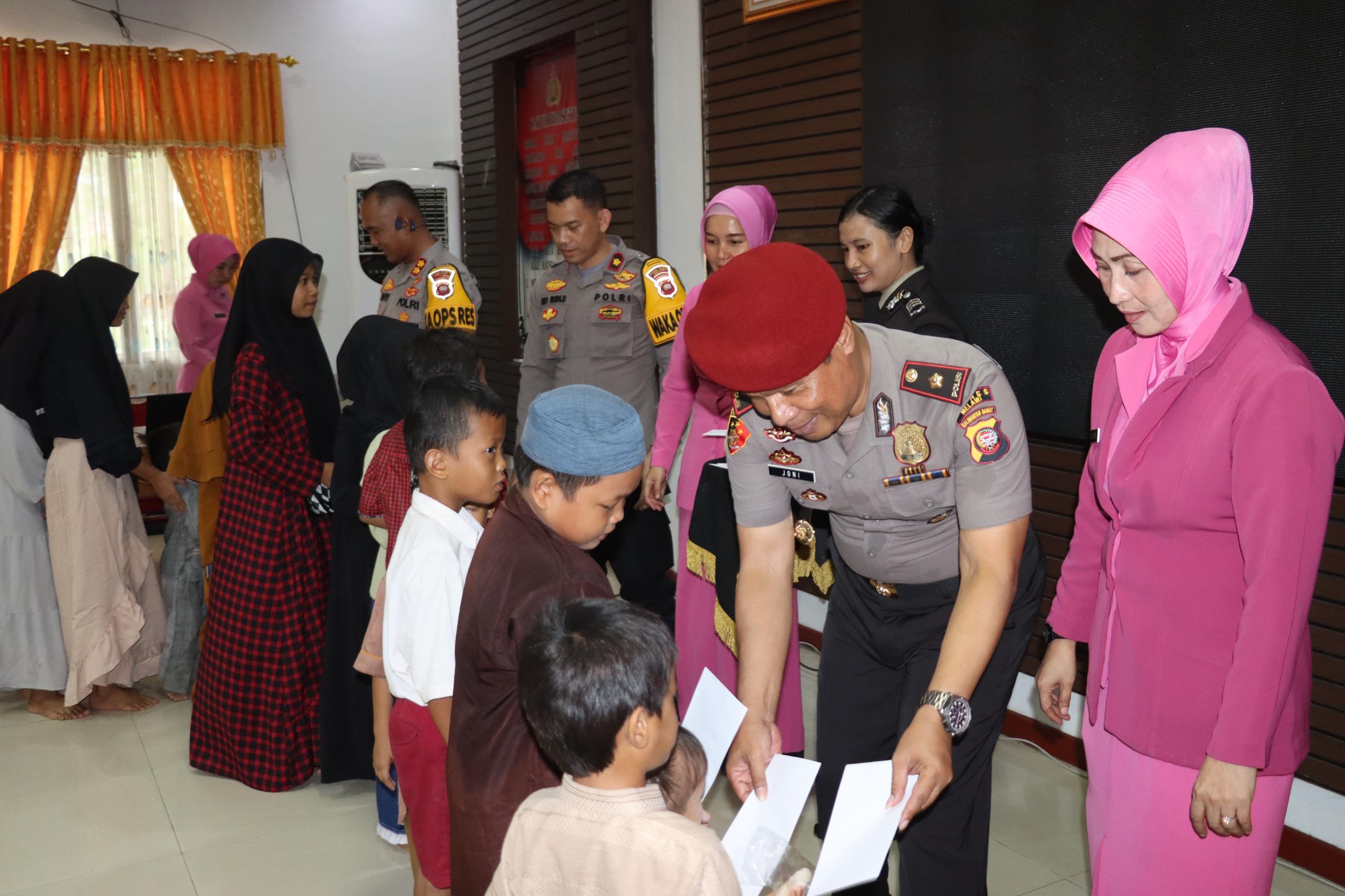 Naik Pangkat, Kompol Joni Santuni Anak Yatim