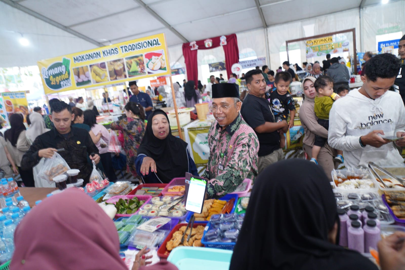 UMKM Kuliner Ramadan di Kalbar: Peluang Usaha Musiman Meningkat Hingga Tantangannya