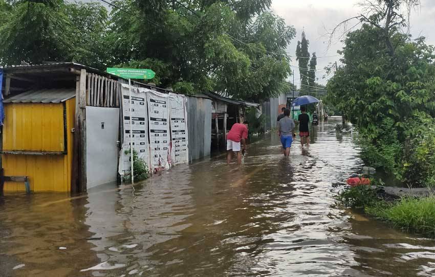 Heboh! 482 Jiwa Terpaksa Mengungsi Gara-Gara Banjir di Makassar!