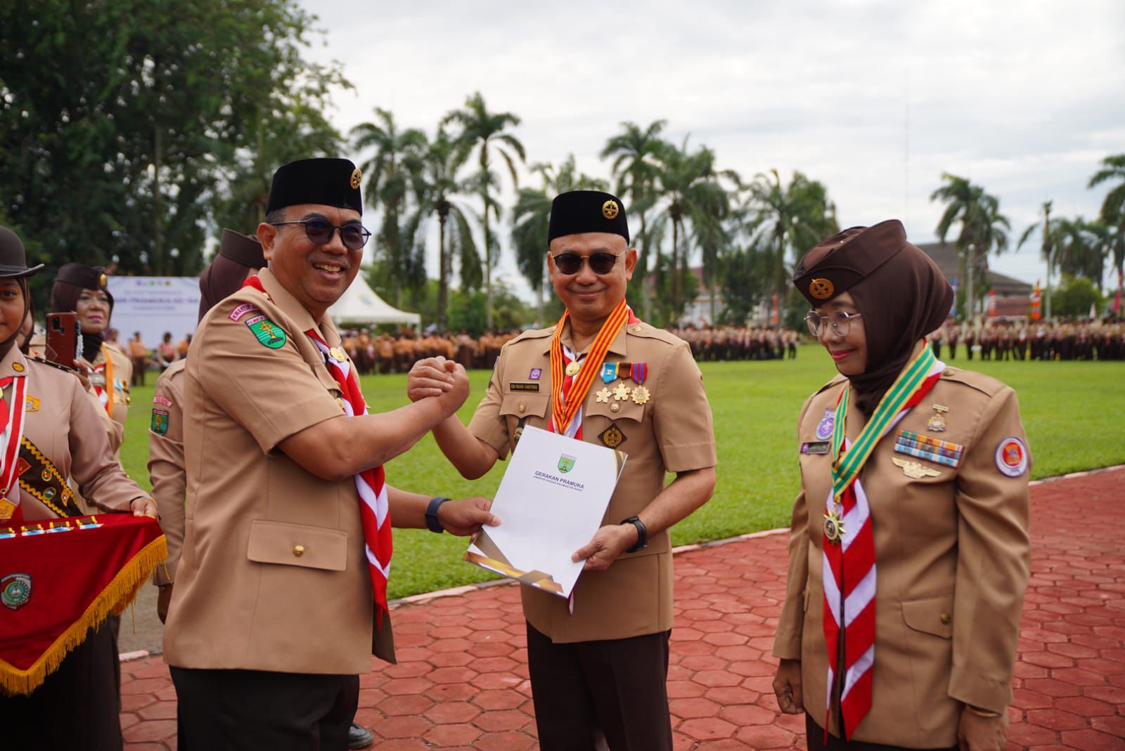 Hari Pramuka ke-64, Wali Kota Pontianak Terima Penghargaan Lencana Melati