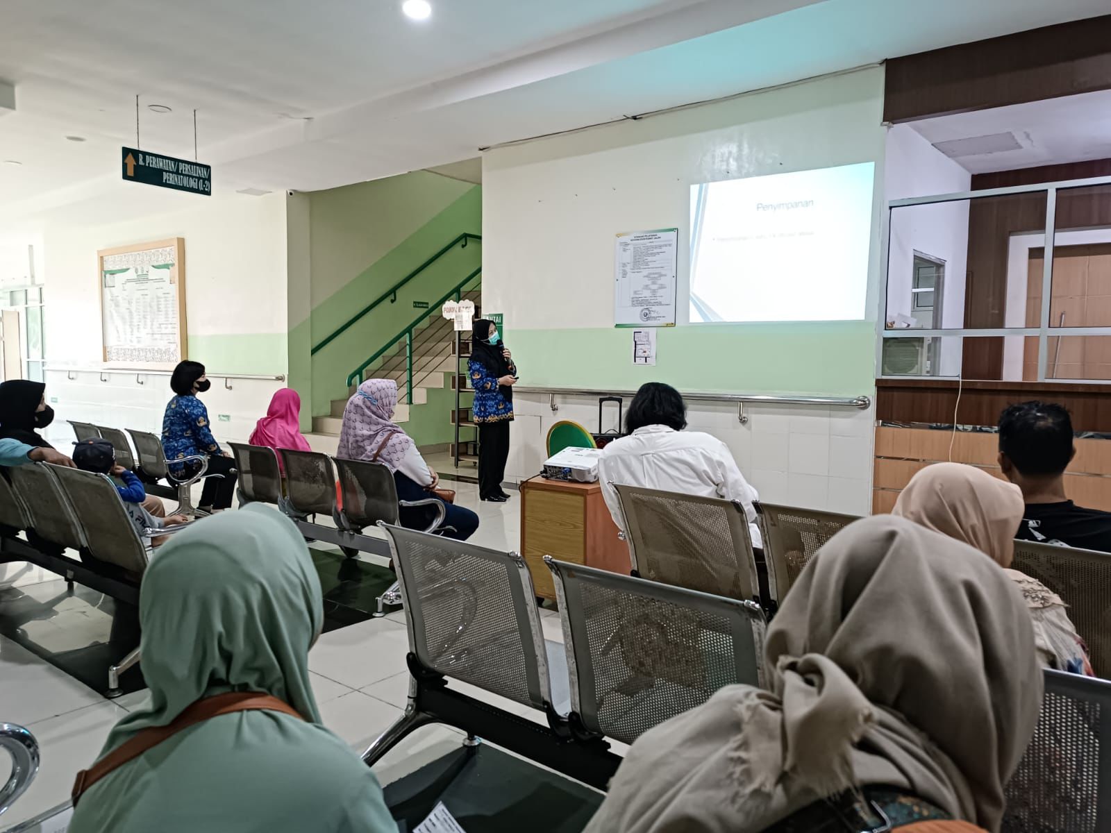 Waspadai Efek Samping Pemakaian Obat Tetes Mata Berlebihan