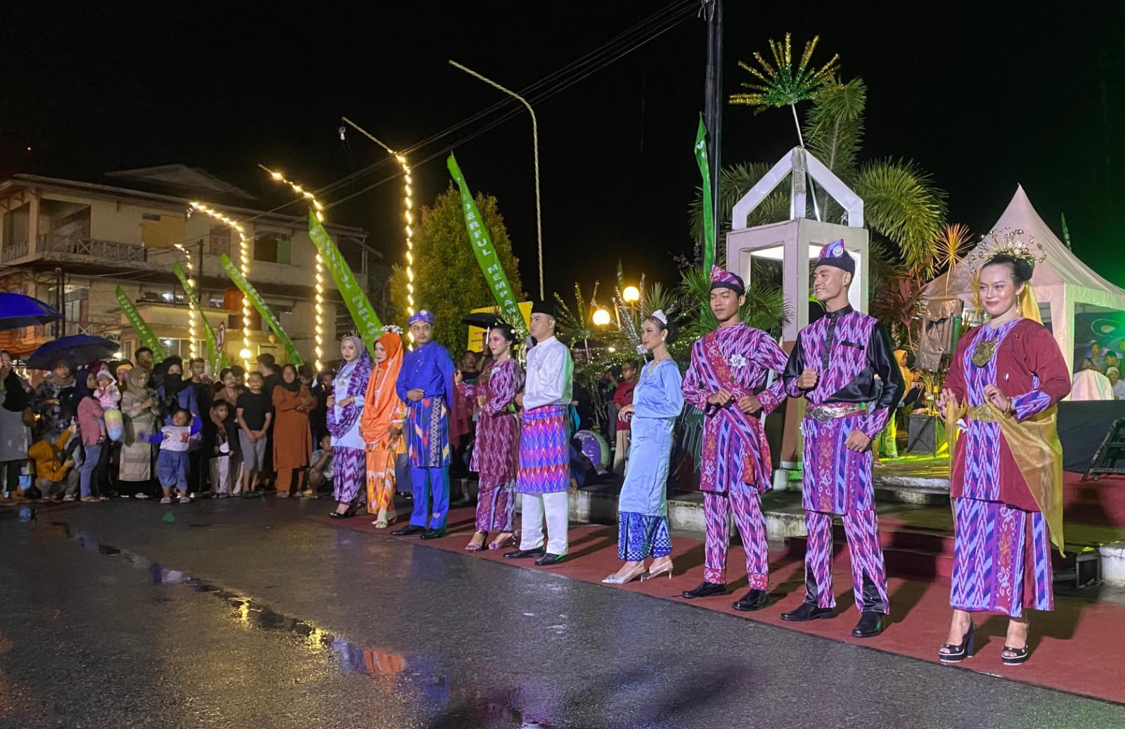 Sanggar Patih Gumantar Bersinar di Fashion Show HUT ke-65 Kabupaten Mempawah