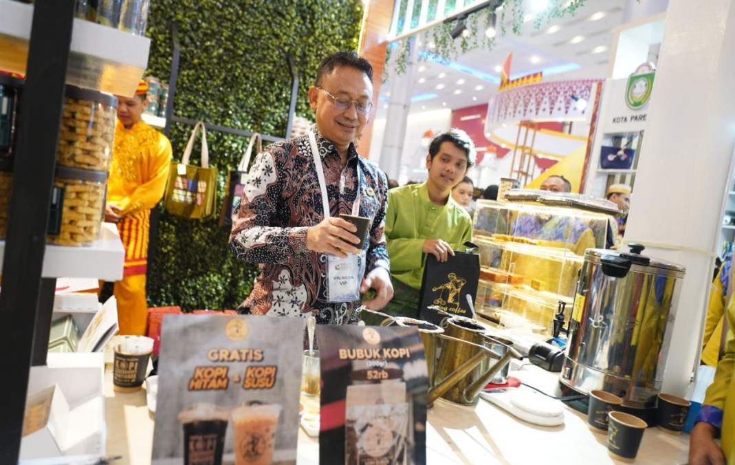 Produk UMKM Pontianak Sukses Curi Perhatian di Indonesia City Expo Surabaya 2025
