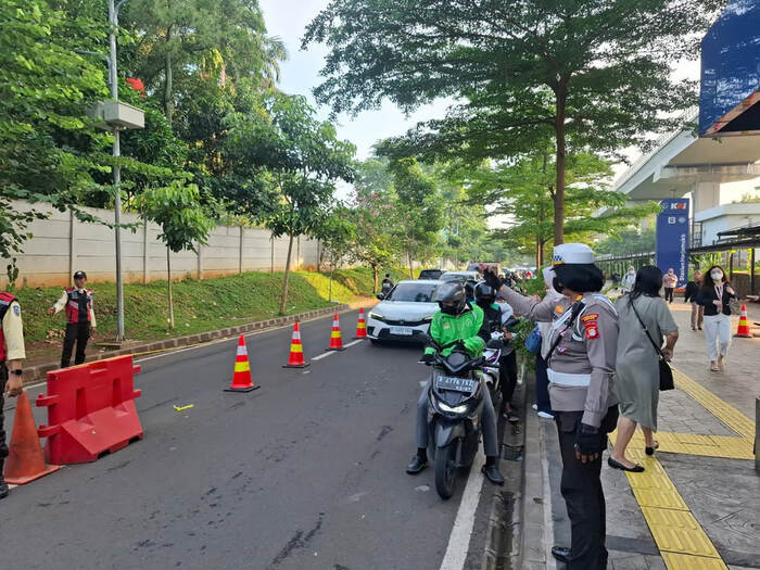 Tingkatkan Kenyamanan Pengguna LRT Jabodebek, KAI Gandeng Kepolisian guna Atasi Kemacetan di Kawasan Stasiun H