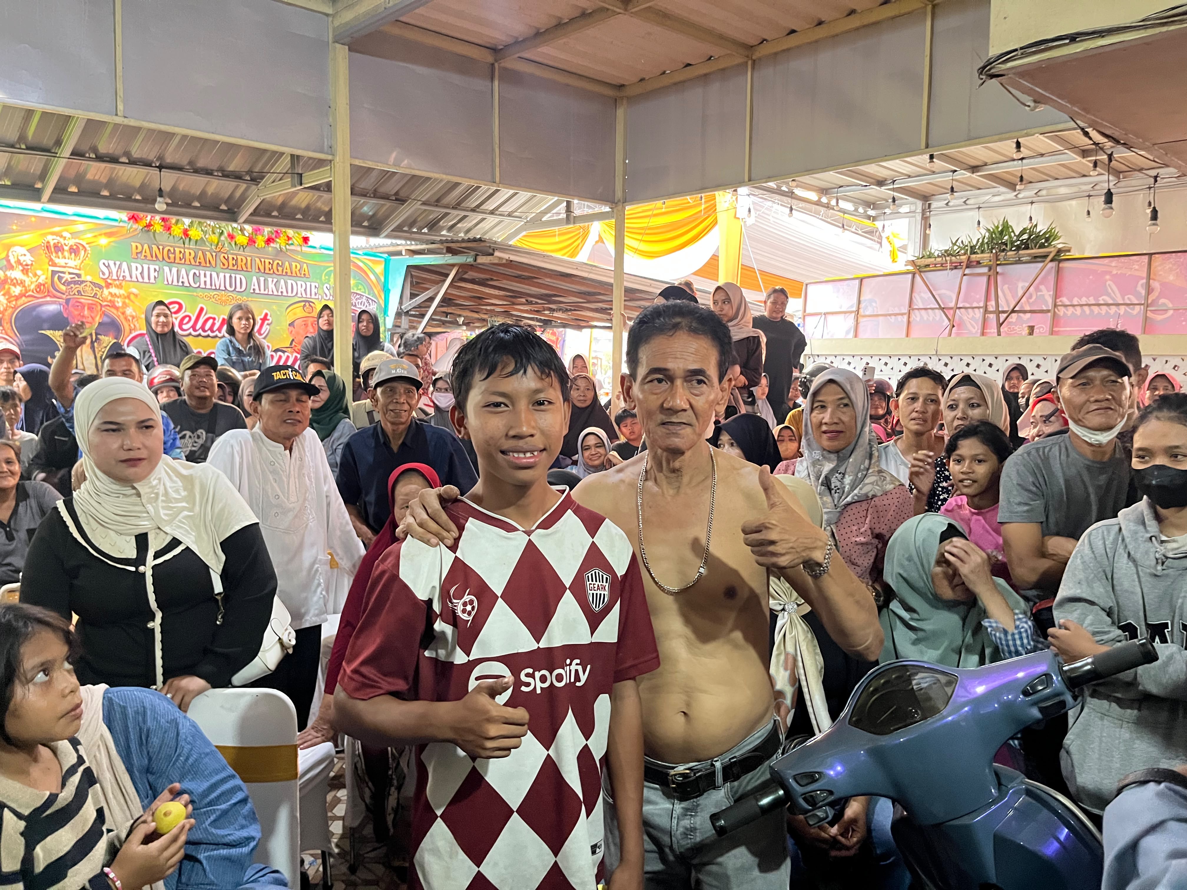 Syarif Machmud Alkadrie Rayakan HUT ke-59 Bersama Warga