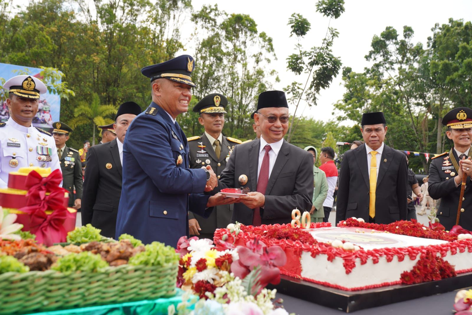 Peringatan HUT ke-80 TNI, Wali Kota Pontianak Apresiasi Sinergi TNI dalam Menjaga Keutuhan Bangsa
