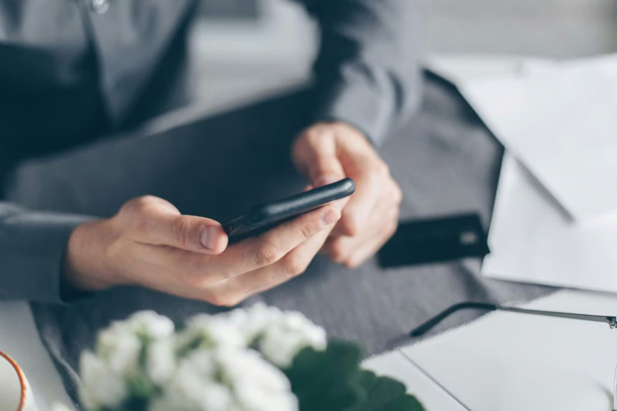 E-Wallet Makin Jadi Andalan: Cara Kerja, Tren Pengguna, dan Biayanya