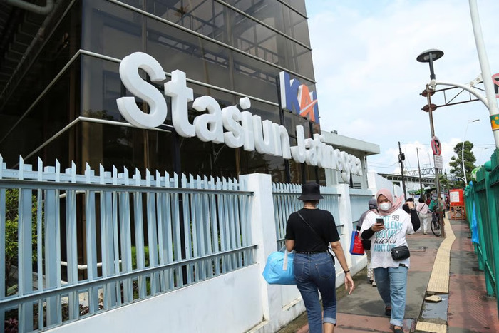 KAI Daop 1 Jakarta Lakukan Berhenti Luar Biasa (BLB) di Stasiun Jatinegara untuk Sejumlah KA Jarak Jauh