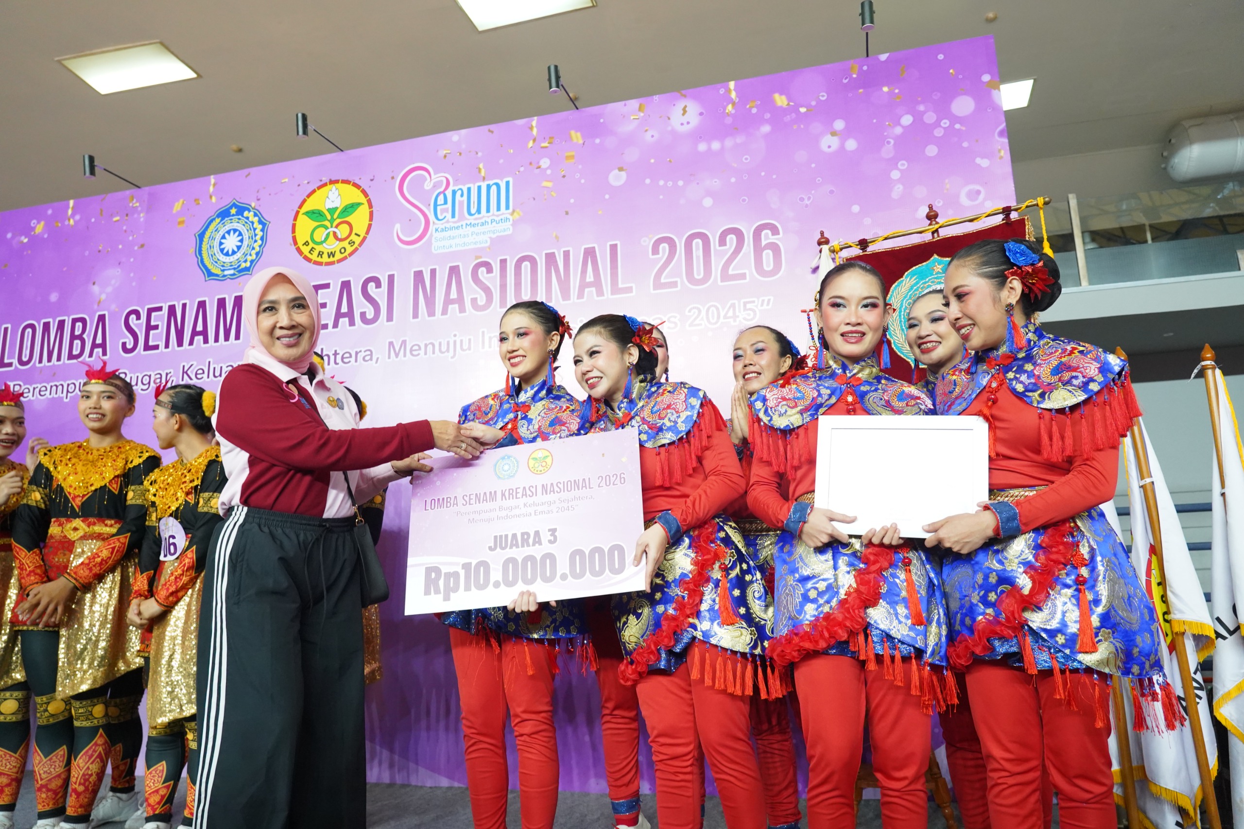 Windy Prihastari Antar Perwosi Kalbar Berprestasi di Tingkat Nasional