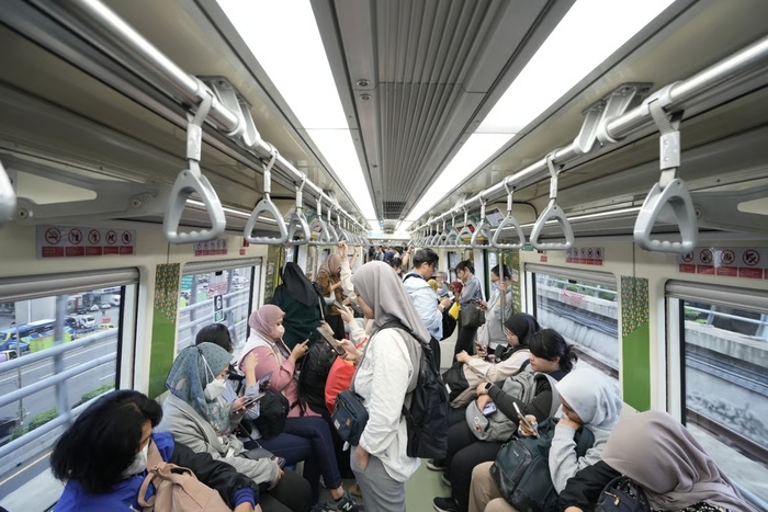 KAI Layani 2,56 Juta Pengguna LRT Jabodebek pada November 2025