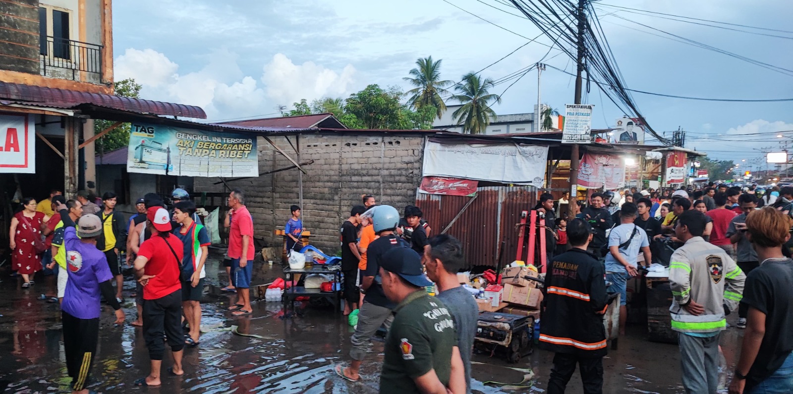 Panik dan Teriakan Mencekam, Seorang Ibu Rumah Tangga jadi Saksi Awal Kebakaran Dua Ruko di Desa Kapur