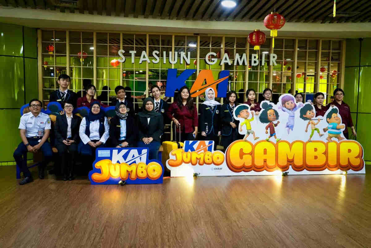 KAI Daop 1 Jakarta Sambut Kunjungan SMK Jayawisata1 Kenalkan Pelayanan Prima di Stasiun Gambir