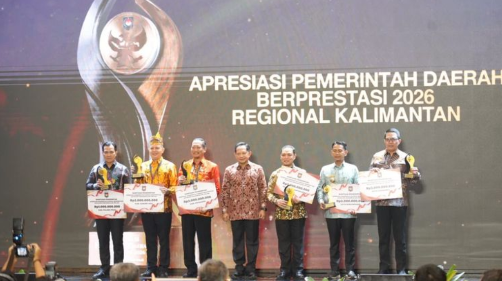 Program Creative Financing Dorong Ekonomi Masyarakat, Ria Norsan Raih Dua Award Nasional