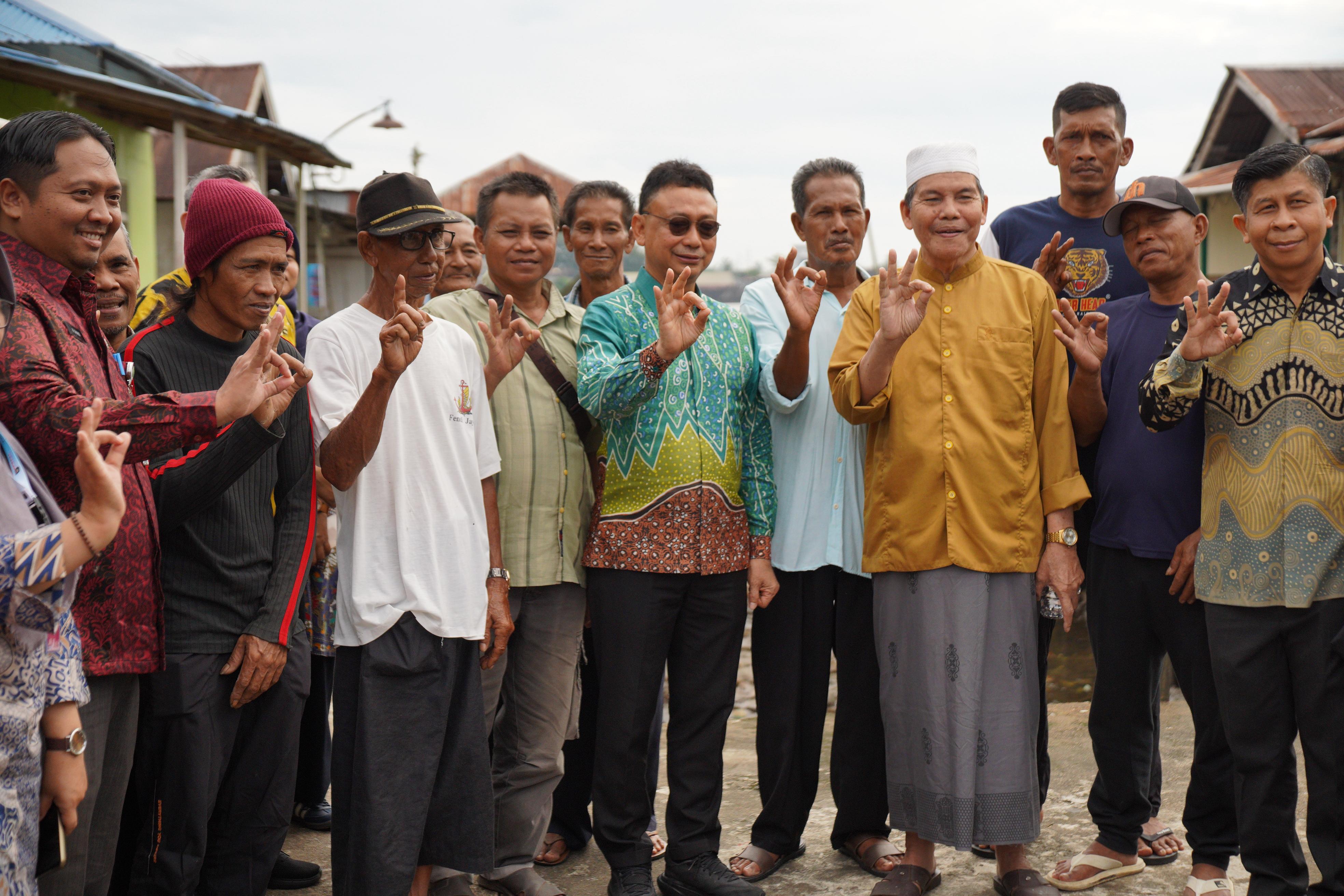 Pemkot Pontianak Salurkan 18 Paket Bantuan Mesin dan Jaring Pukat untuk Nelayan