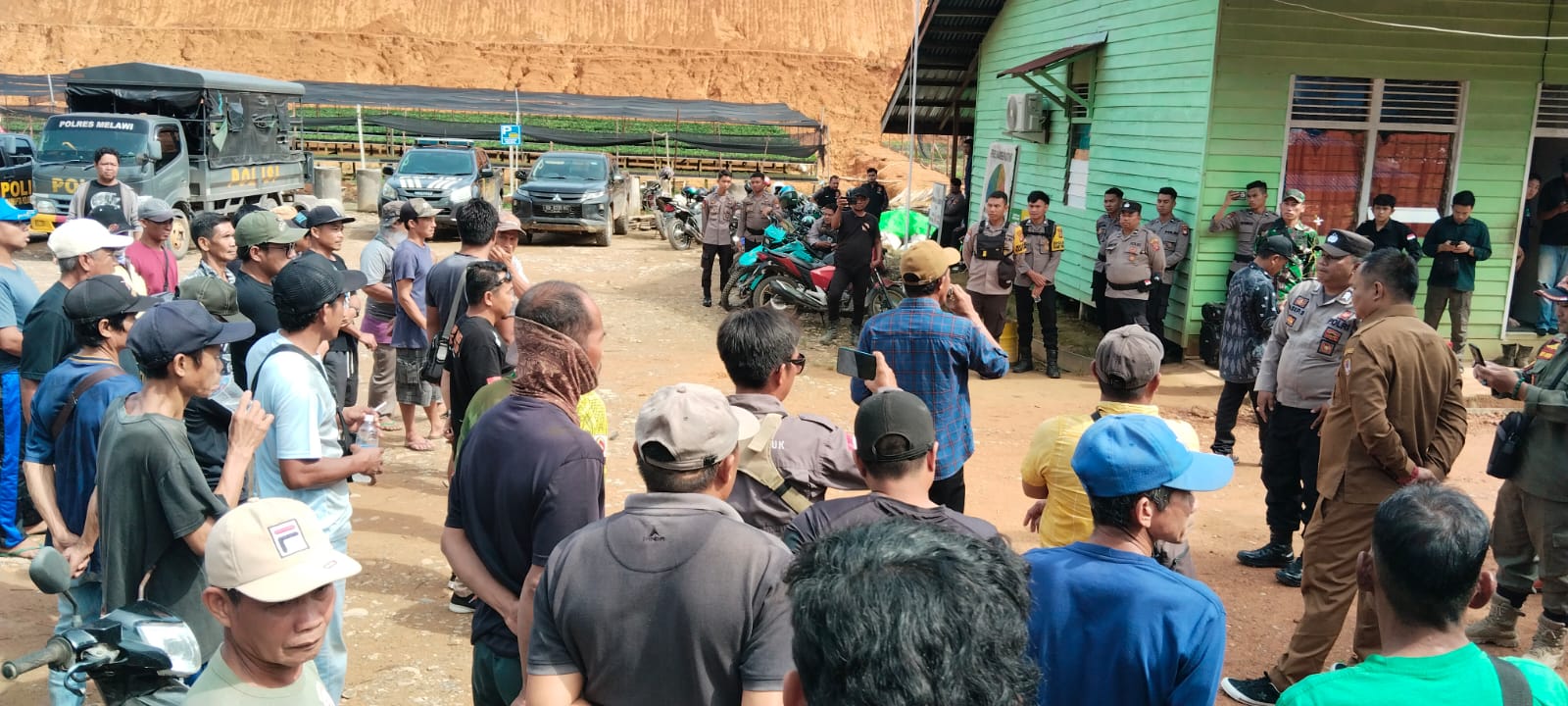 Diduga Rusak Hutan, Warga Adat Landau Garong Gelar Aksi di PT. Lahan Cakrawala