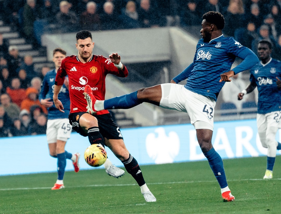 Analisis Taktik Everton vs MU: Skema 3-2-5 dan Counter Press Jadi Kunci Kemenangan Setan Merah