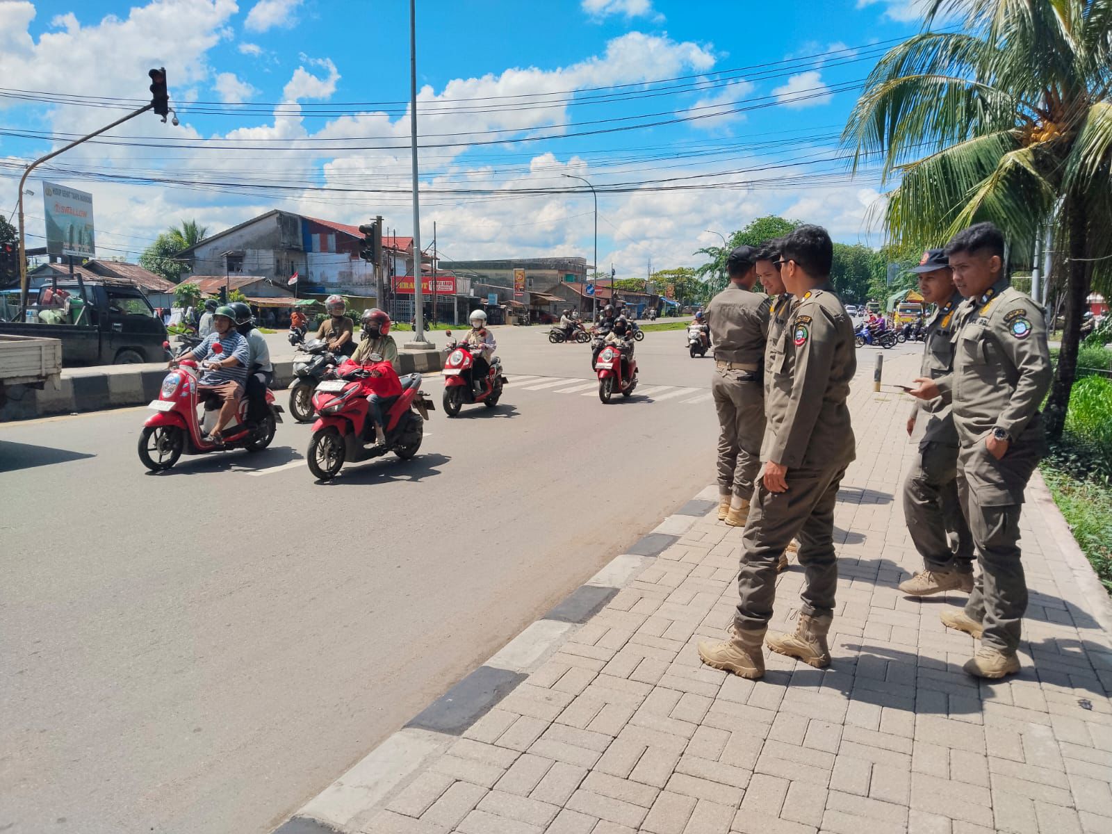 Satpol PP Pontianak Intensifkan Patroli di Simpang Traffic Light, Tertibkan Anak Jalanan dan Pengemis