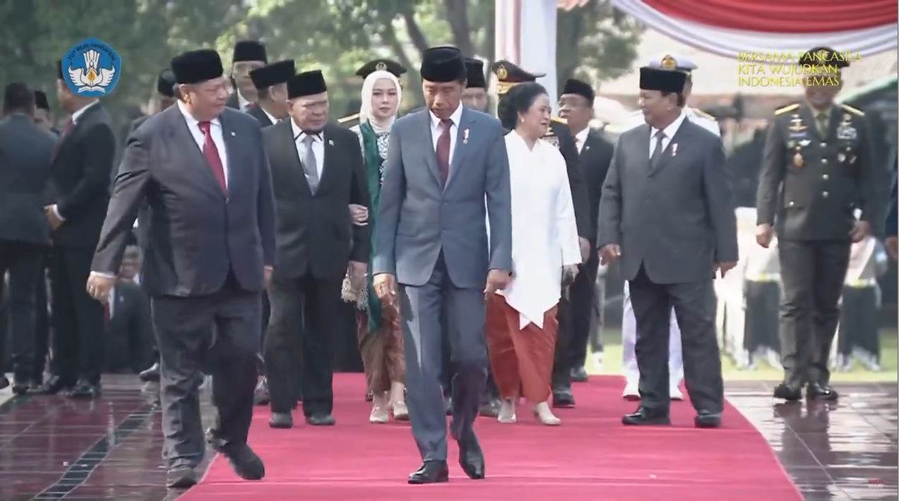 Momen Prabowo-Puan Asyik Ngobrol Jelang Pelantikan DPR RI 2024-2029