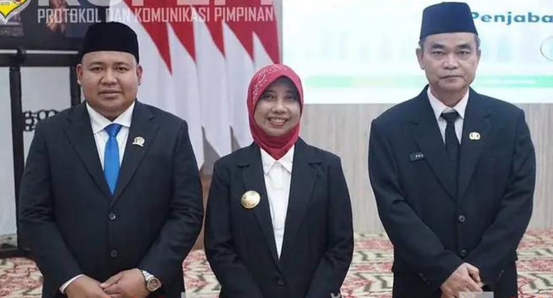 Herti Herawati Resmi Dilantik Sebagai Bupati Melawi Sementara, Paulus : Kami Siap Mendukung Penuh