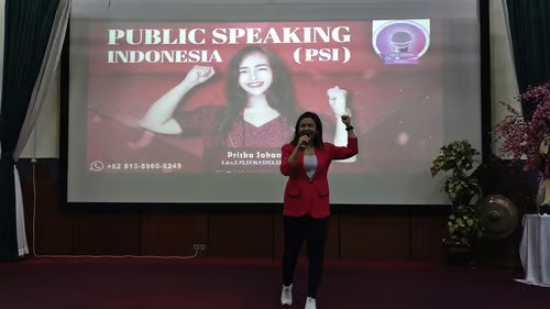 Priska Sahanaya Dorong Kemampuan Public Speaking di SD Katolik Sang Timur Bersama Agatis