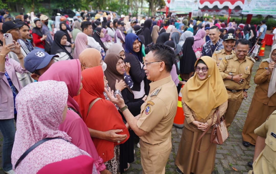 Pontianak Barat Jadi Penutup Pasar Murah, Warga Antusias Berbelanja