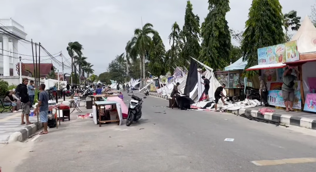 Angin Kencang Terjang Pasar Juadah Ramadhan Fair Singkawang 2025, Sejumlah Stand Rusak