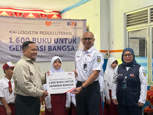 KAI Logistik Salurkan 1.600 Buku: Perkuat Literasi untuk Wujudkan Indonesia Emas 2045