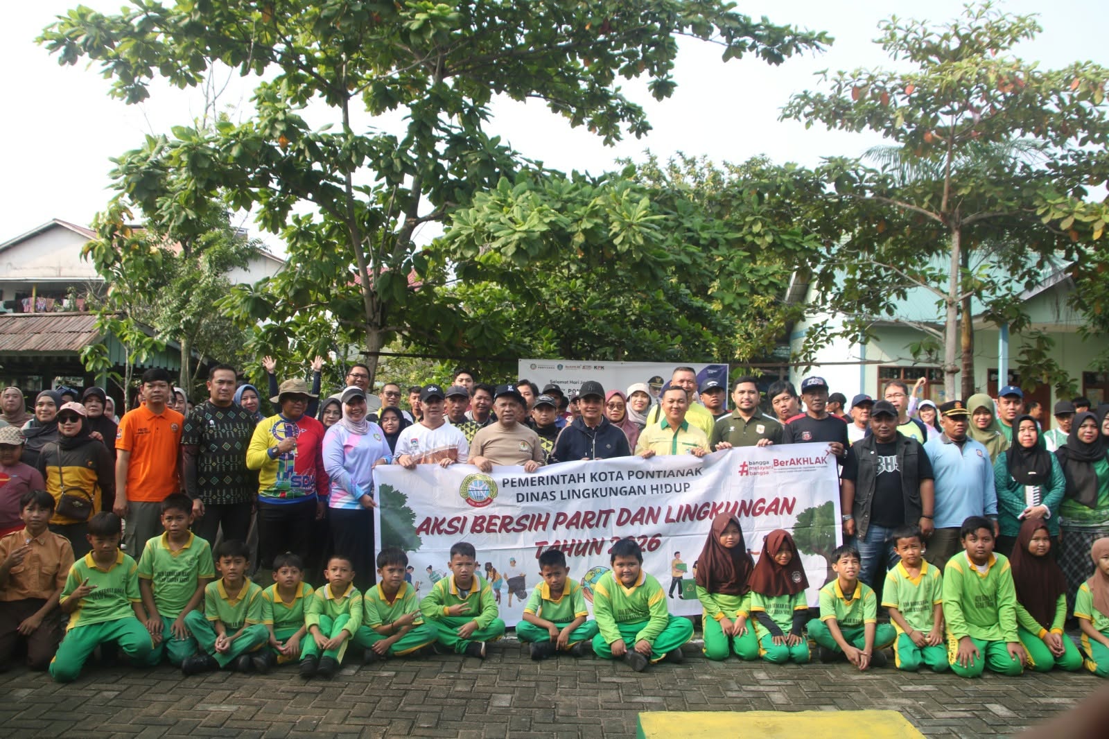 Gotong Royong di Pontianak Tenggara, Wawako Bahasan Ajak Warga Jaga Drainase