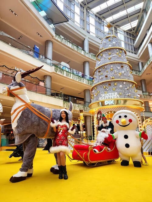 Liburan di Winter Glitters PIK Avenue, Bisa Ice Skating dan Belanja Sepuasnya