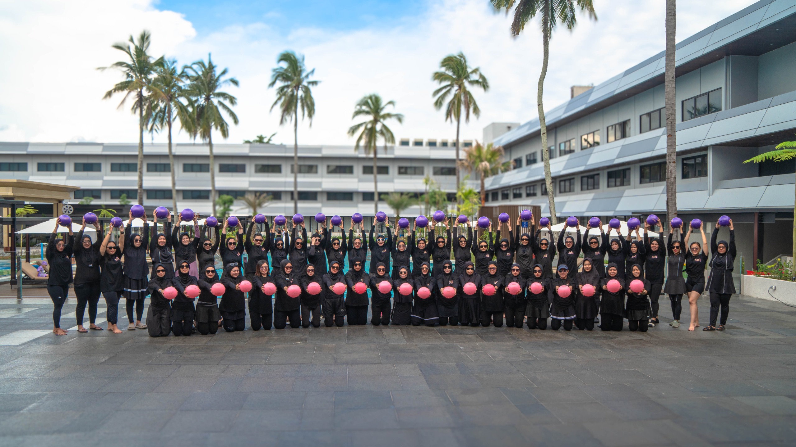Novotel Pontianak Convention Centre Hadirkan Hydro Pilates: Pengalaman Kebugaran Menyegarkan Tubuh dan Pikiran