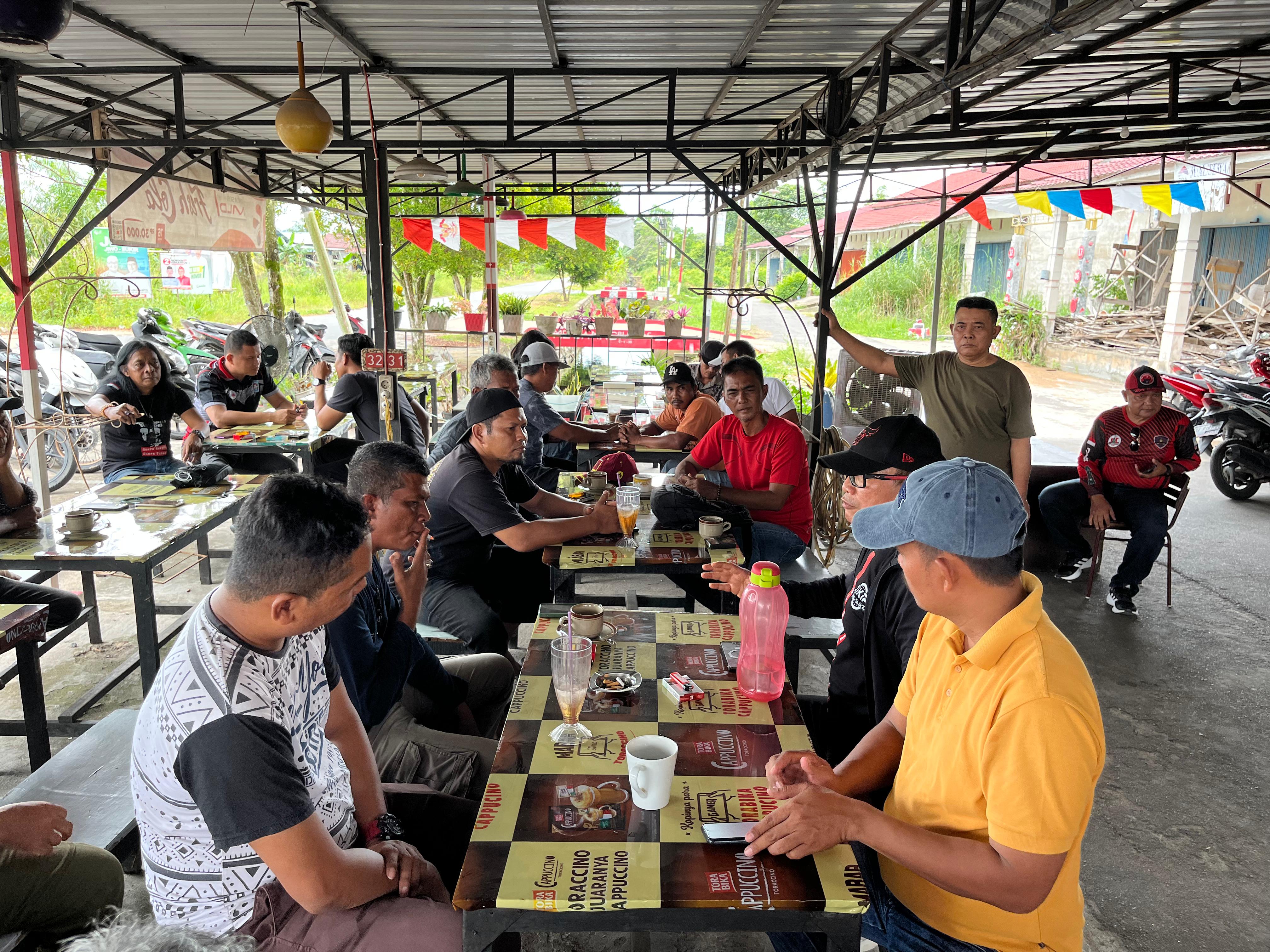 Ngopi Bareng, Sarana Cabup Sujiwo Belanja Masalah dari Masyarakat