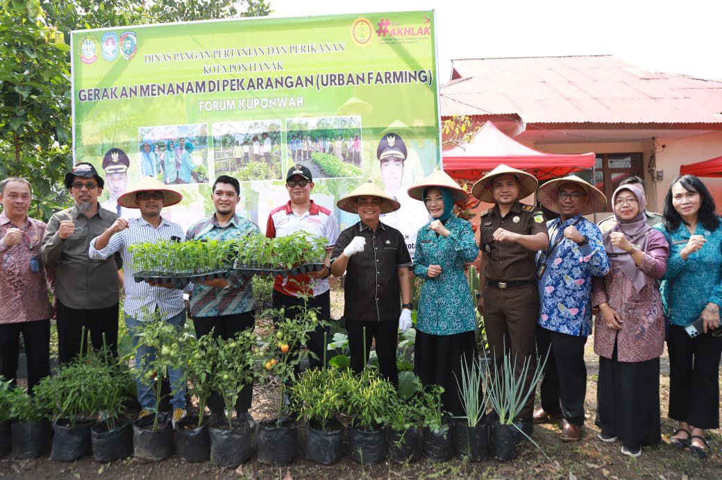 Kerap Sumbang Inflasi, TPID Kuponwah Gelar Tanam Cabai dan Jagung Serentak di Pontianak