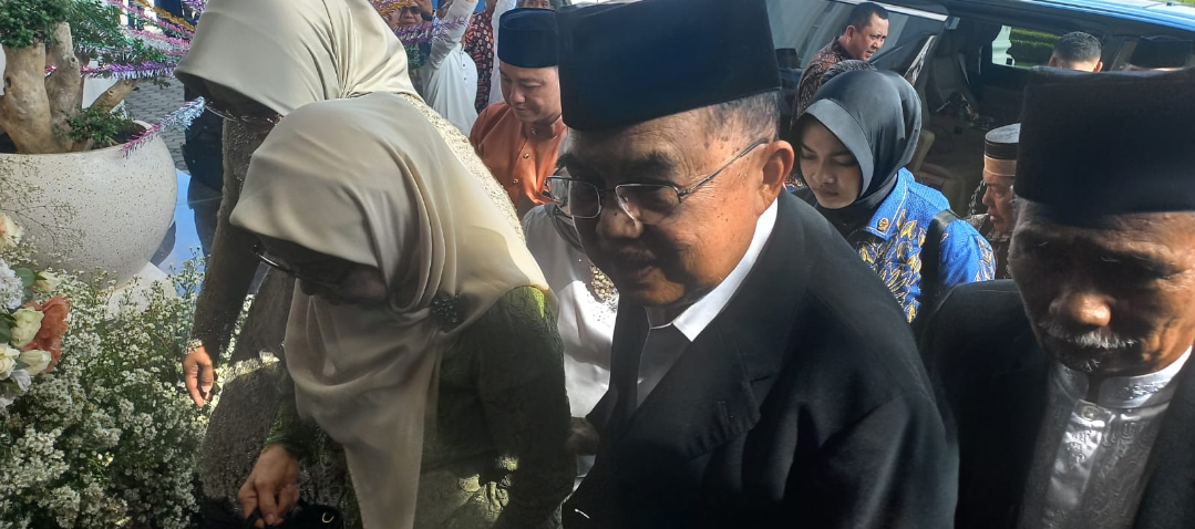 Jusuf Kalla Jadi Saksi Pernikahan Putra Ria Norsan di Kubu Raya