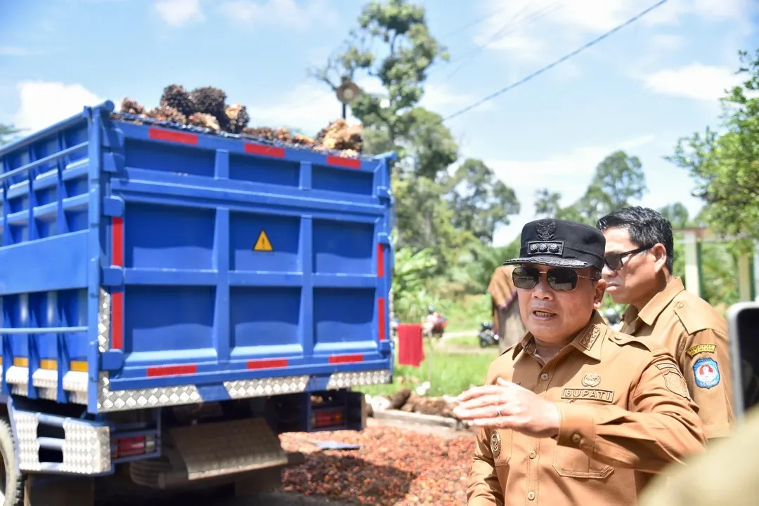 Pemkab Kubu Raya Siapkan Aturan Tonase Angkutan Sawit Demi Jaga Infrastruktur Jalan
