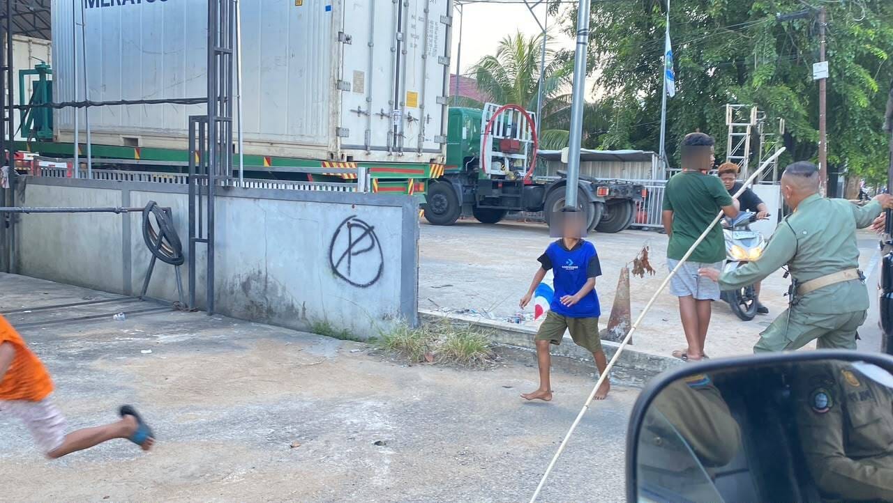 Satpol PP Pontianak Amankan Sejumlah Layangan dan Gelondongan Saat Razia