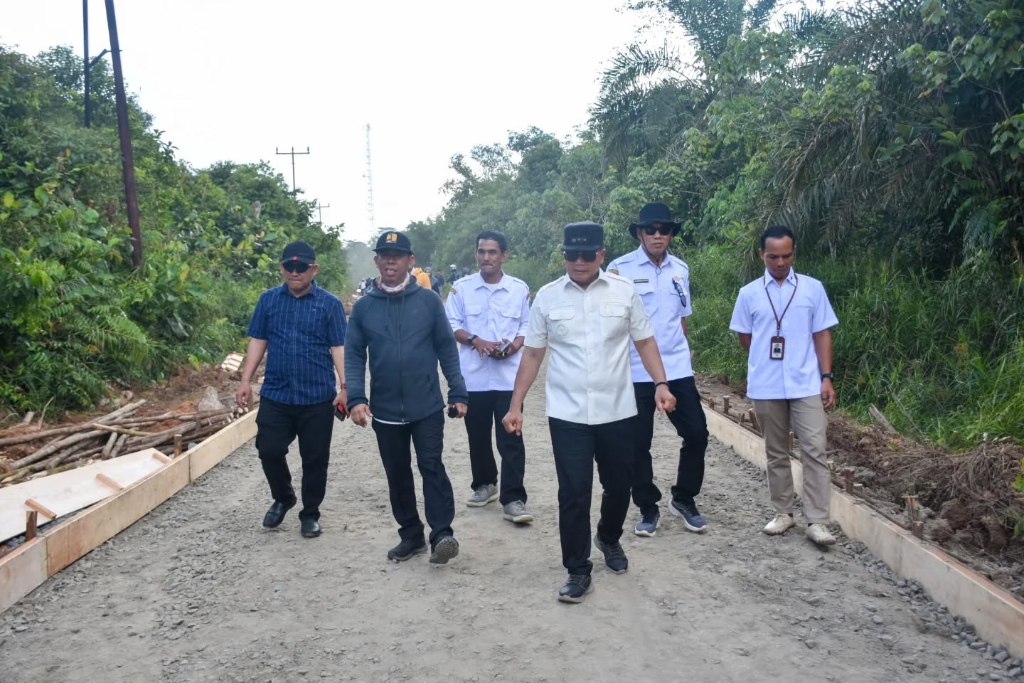 Pemkab Kubu Raya Kebut Pembangunan Jalan Poros Ekonomi di Sungai Ambawang