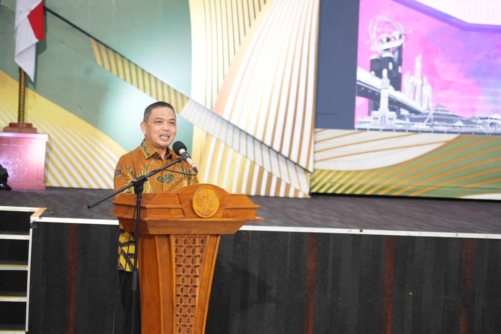 Gubernur Ria Norsan Apresiasi Kabupaten Mempawah Dalam Penyerapan Tenaga Kerja