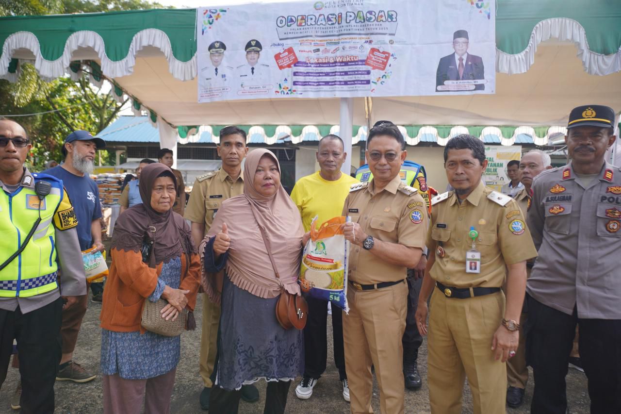 Warga Antusias Serbu Pasar Murah di Pontianak Timur, Paket Sembako Ludes Diserbu