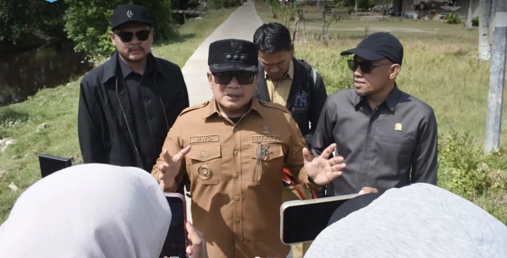 Bupati Sujiwo Resmikan Jalan Poros Ekonomi Batu Ampar, Kubu Raya