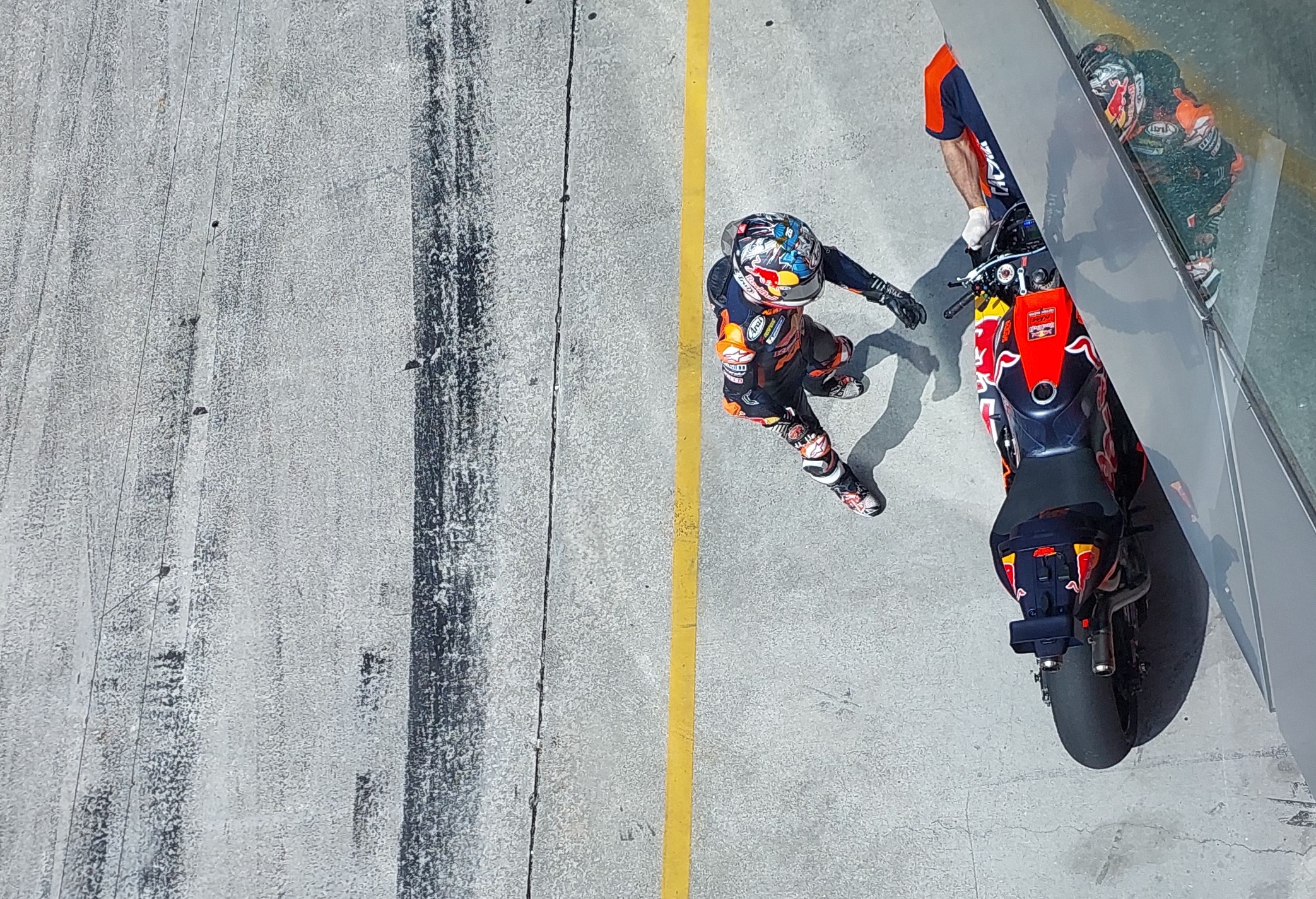 Menyambut Awal Musim, Dani Pedrosa dan Pol Espargaro Agresif saat Tes Shakedown MotoGP 2024 di Sepang