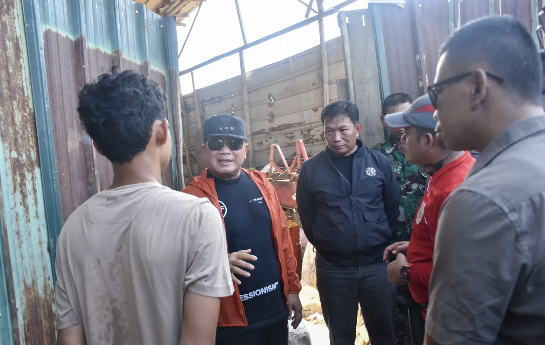 Bupati Kubu Raya Tegur Keras Pemilik Penampungan Barang Bekas di Sungai Ambawang