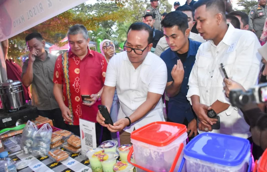 Dorong Ekonomi Lokal, Bupati Kubu Raya Resmikan Gerai UMKM Tugu Alianyang