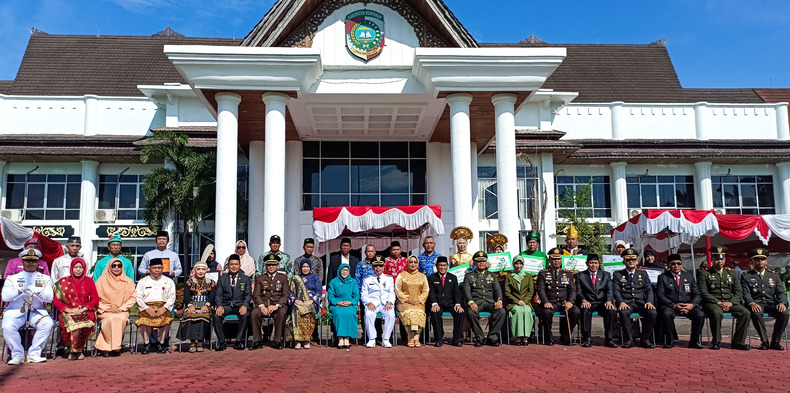 Pemkab Mempawah Gelar Upacara Peringatan HUT Kemerdekaan RI Ke-79