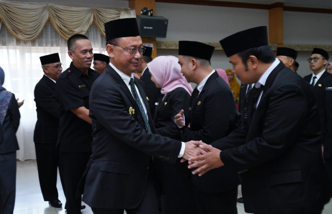 Wali Kota Pontianak Lantik 14 Kepala Sekolah dan 164 PPPK, Dorong Inovasi dan Kinerja Cepat